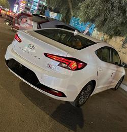 هیوندای ئەلەنترا